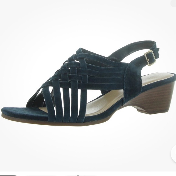 Elegant Navy Women's Sandals Bella bits sz 7m blue suede new - Picture 2 of 4